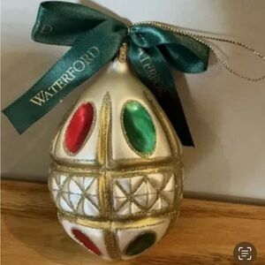 Waterford Crystal Holiday Heirloom Ornament. Colleen Egg Small 4” with papers